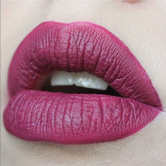 FOMO Matte Velvet Liquid Lipstick by Hola Neon - Picture 4 of 7